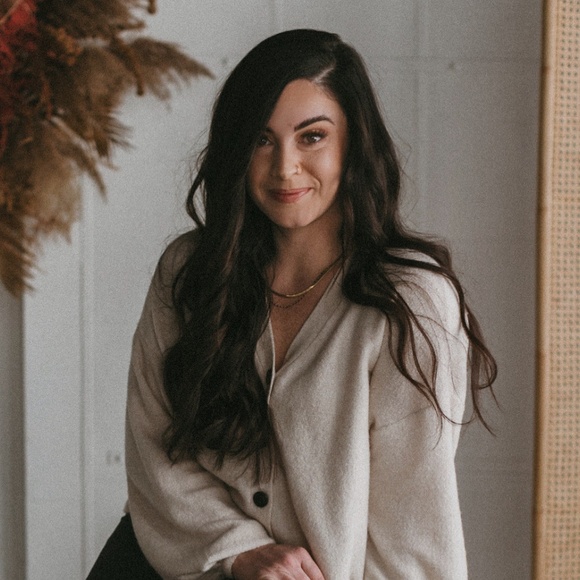 Meet your Posher, Mallory - Picture 1 of 1